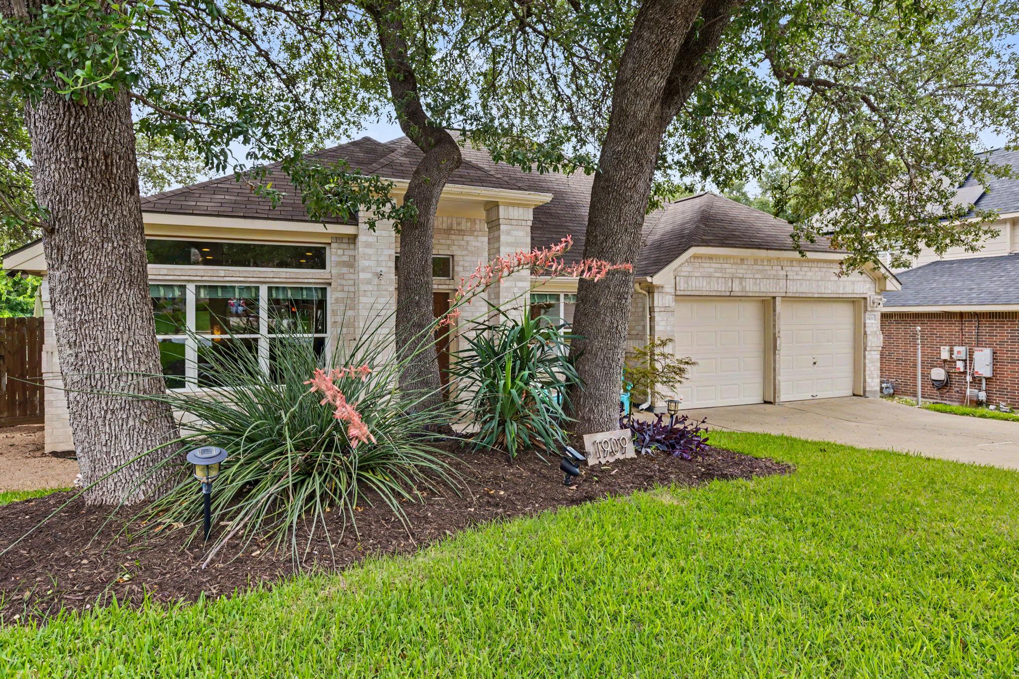 1909 Holly Hill Dr, Leander, TX, 78641