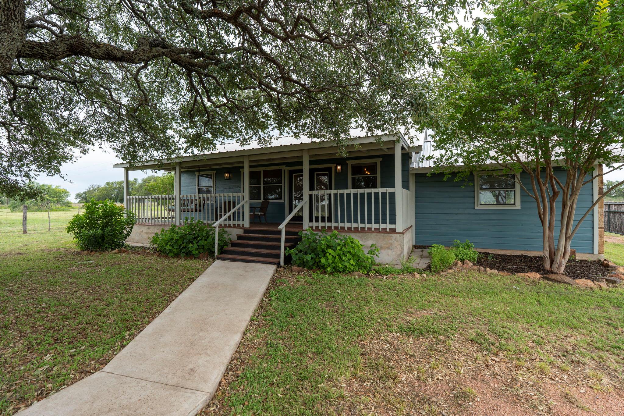 225 Ischar Ln, Mason, TX, 76856