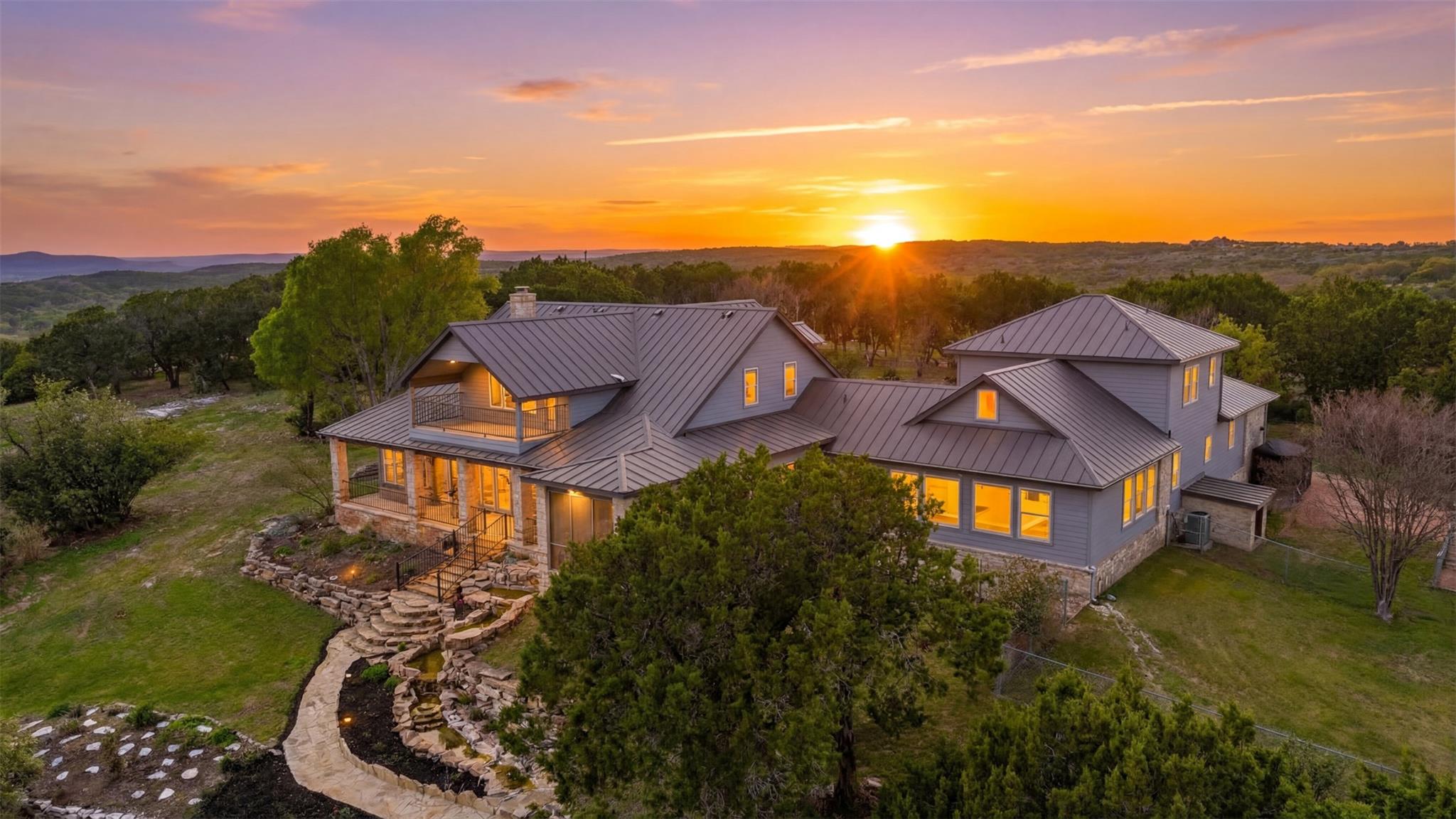 1071 Escalar Dr, Buchanan Dam, TX, 78609