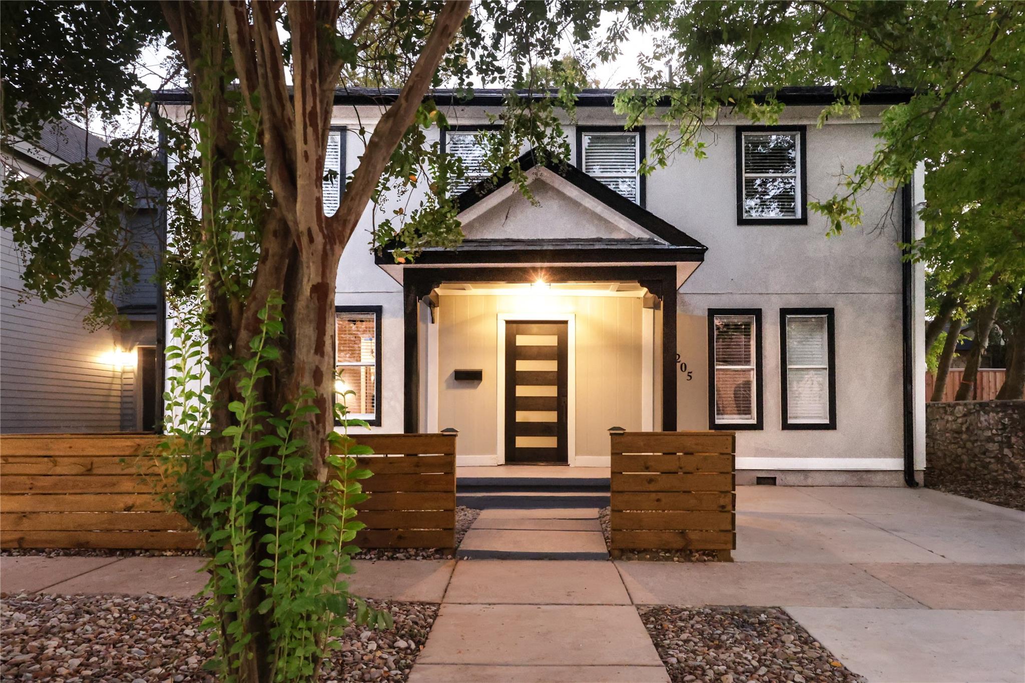 1205 E 9th St, Austin, TX, 78702