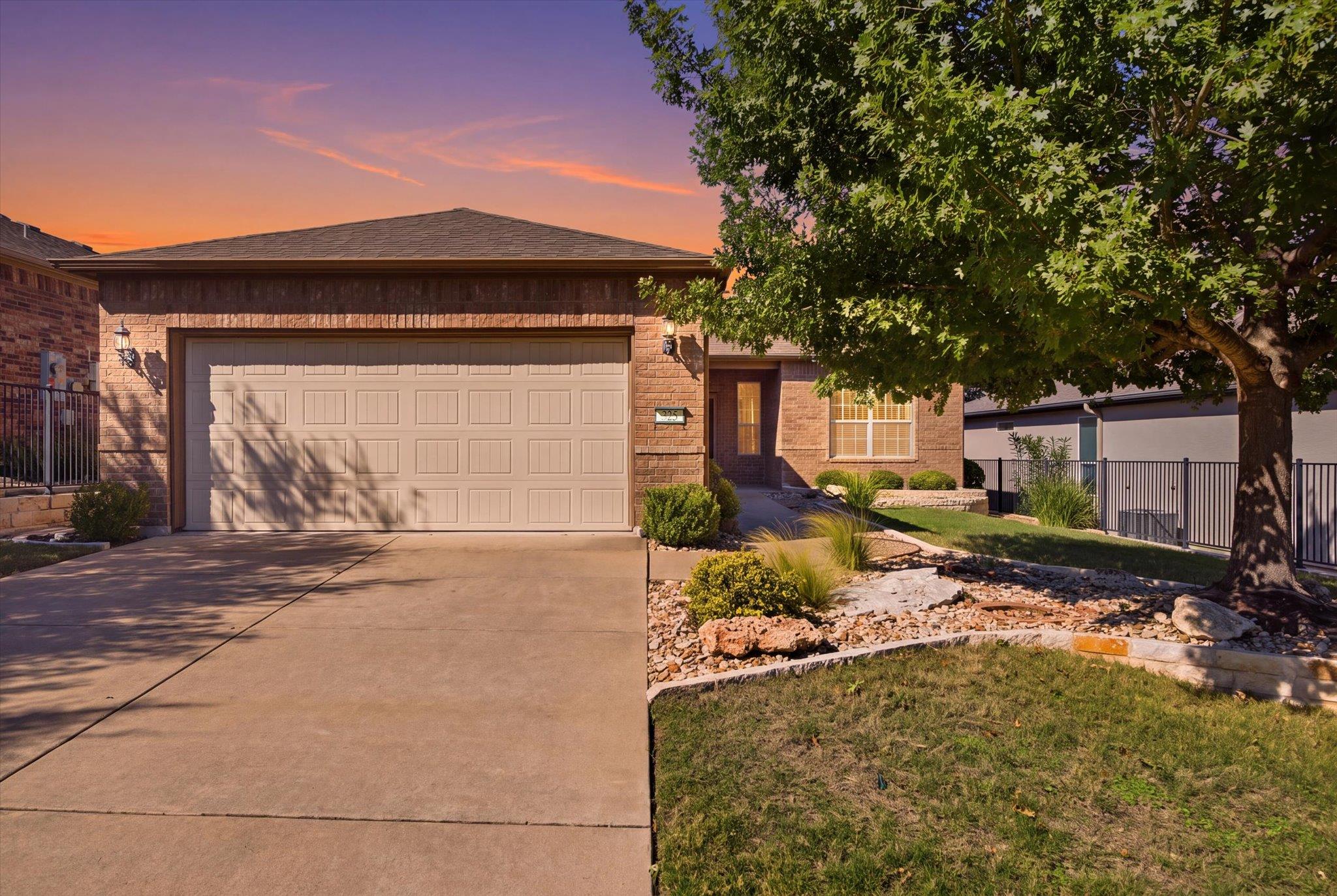 325 Bartlett Peak Dr, Georgetown, TX, 78633
