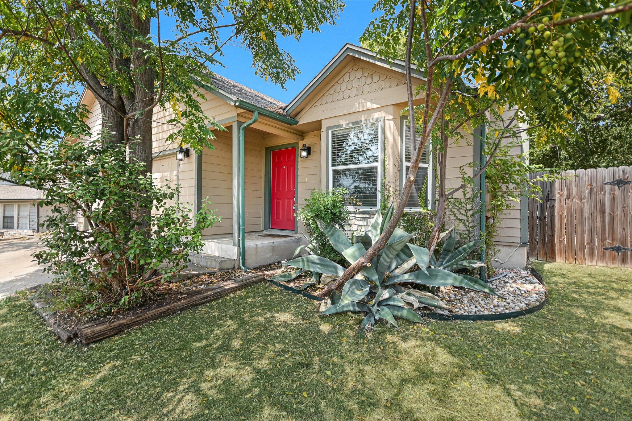 519 Cutty Trl #B, Lakeway, TX, 78734
