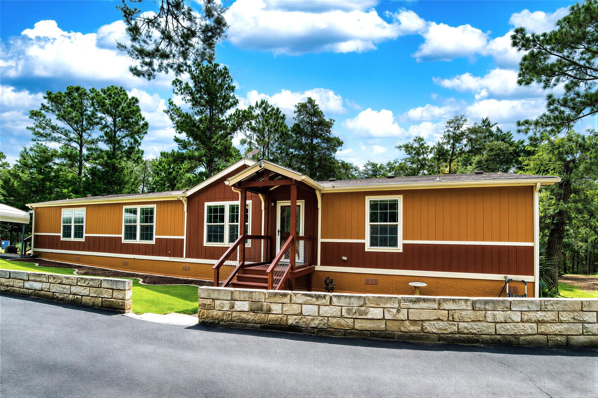 1024 Sand Hills Rd, Red Rock, TX, 78662