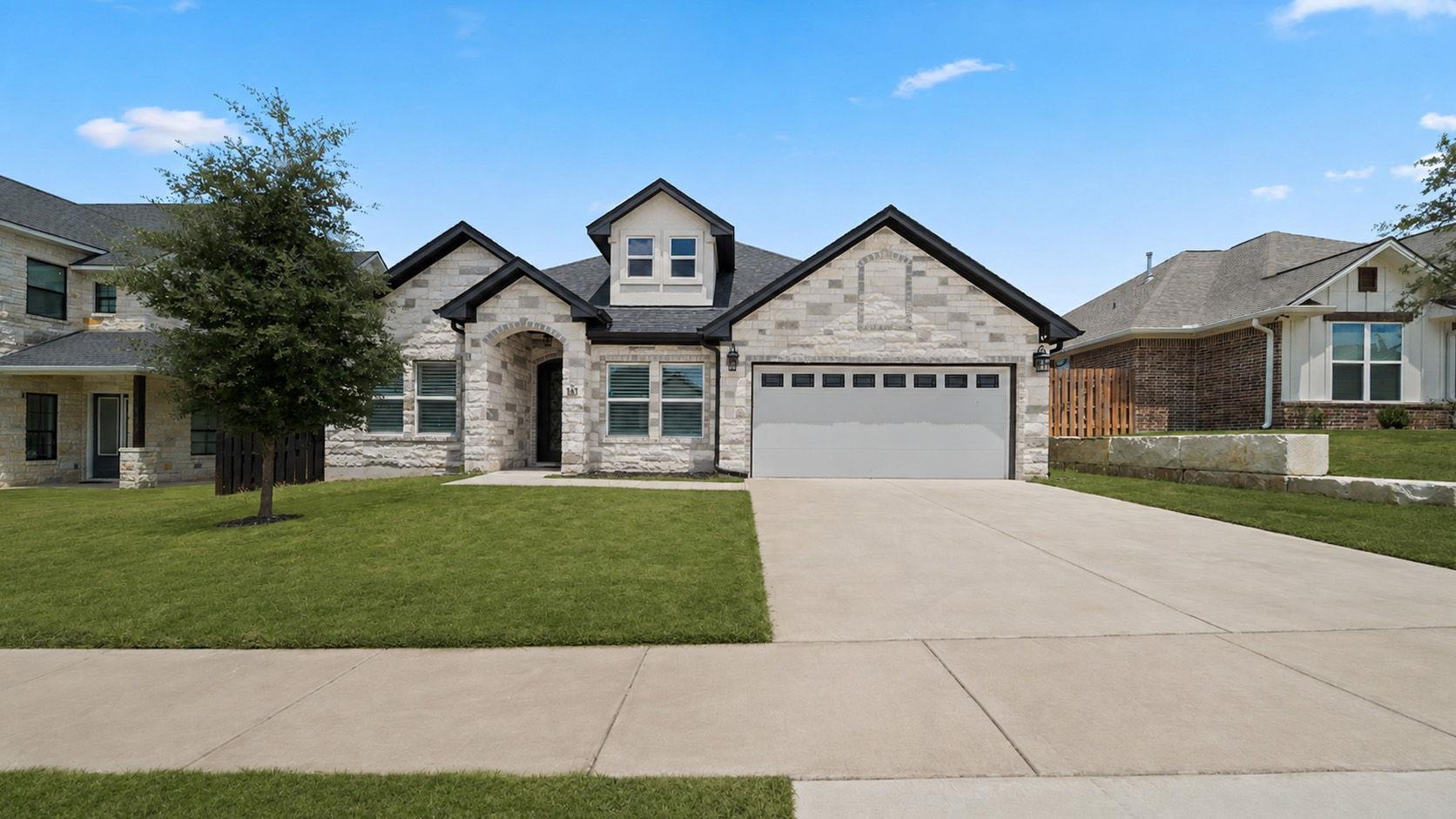 351 Firework Ln, Giddings, TX, 78942