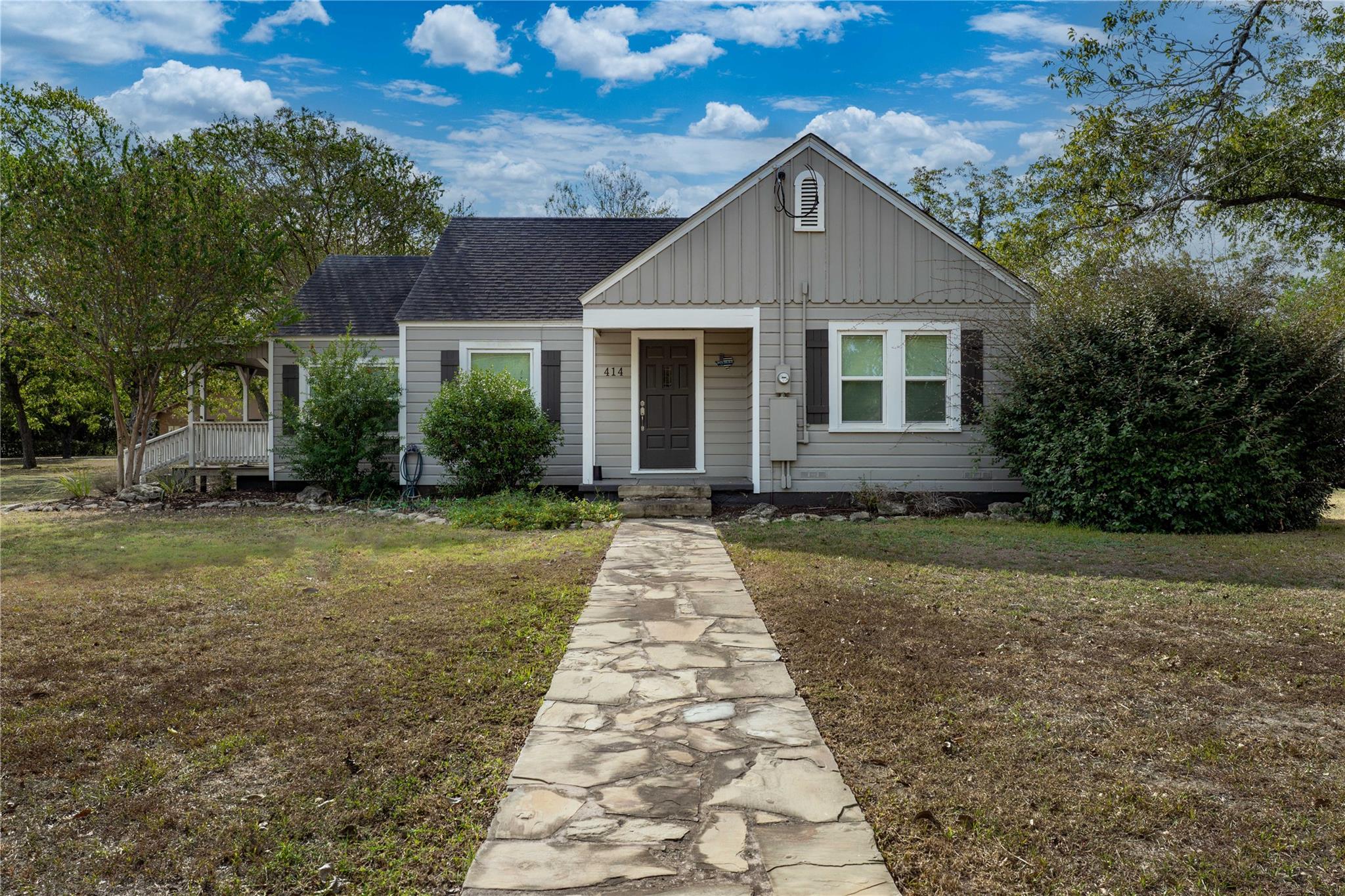 414 E Eblin St, La Grange, TX, 78945
