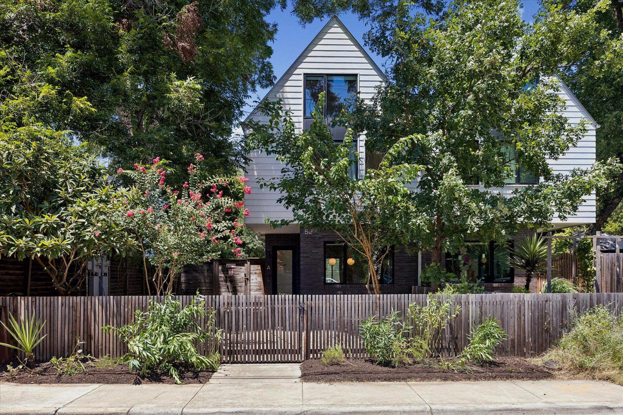 52  Waller St  #A, Austin, TX, 78702
