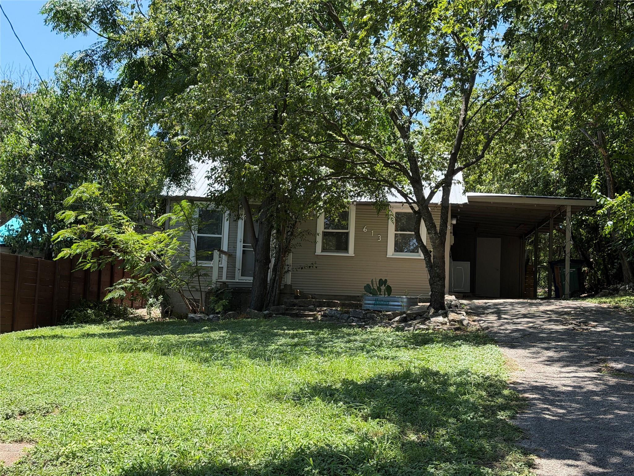 613  Peacock Ln, Austin, TX, 78704