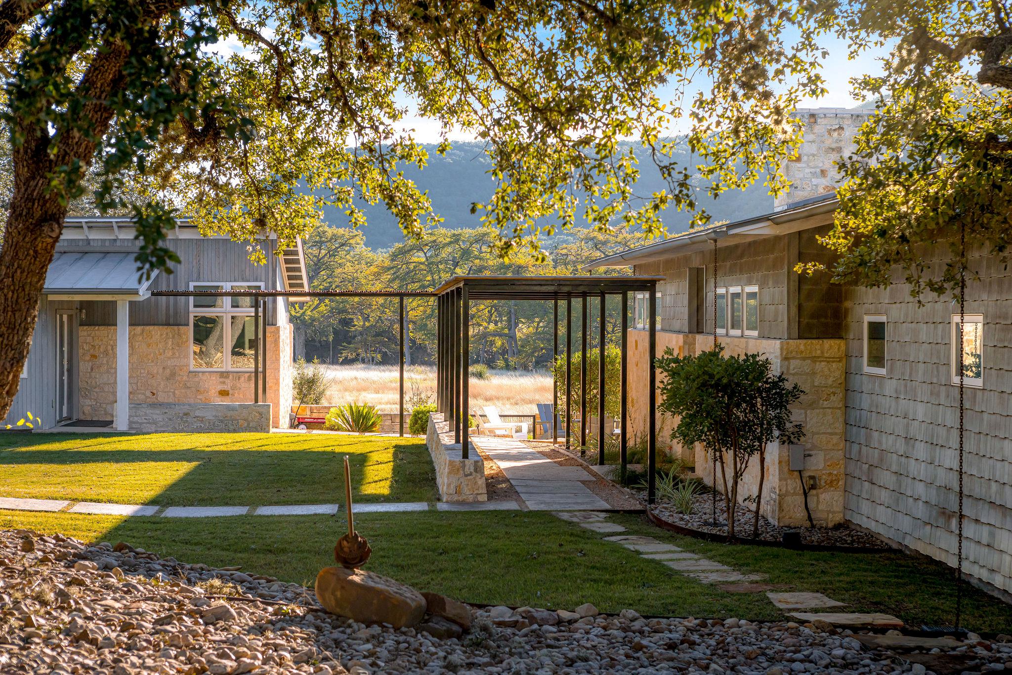 415 Frio Canon Trl, Leakey, TX, 78873