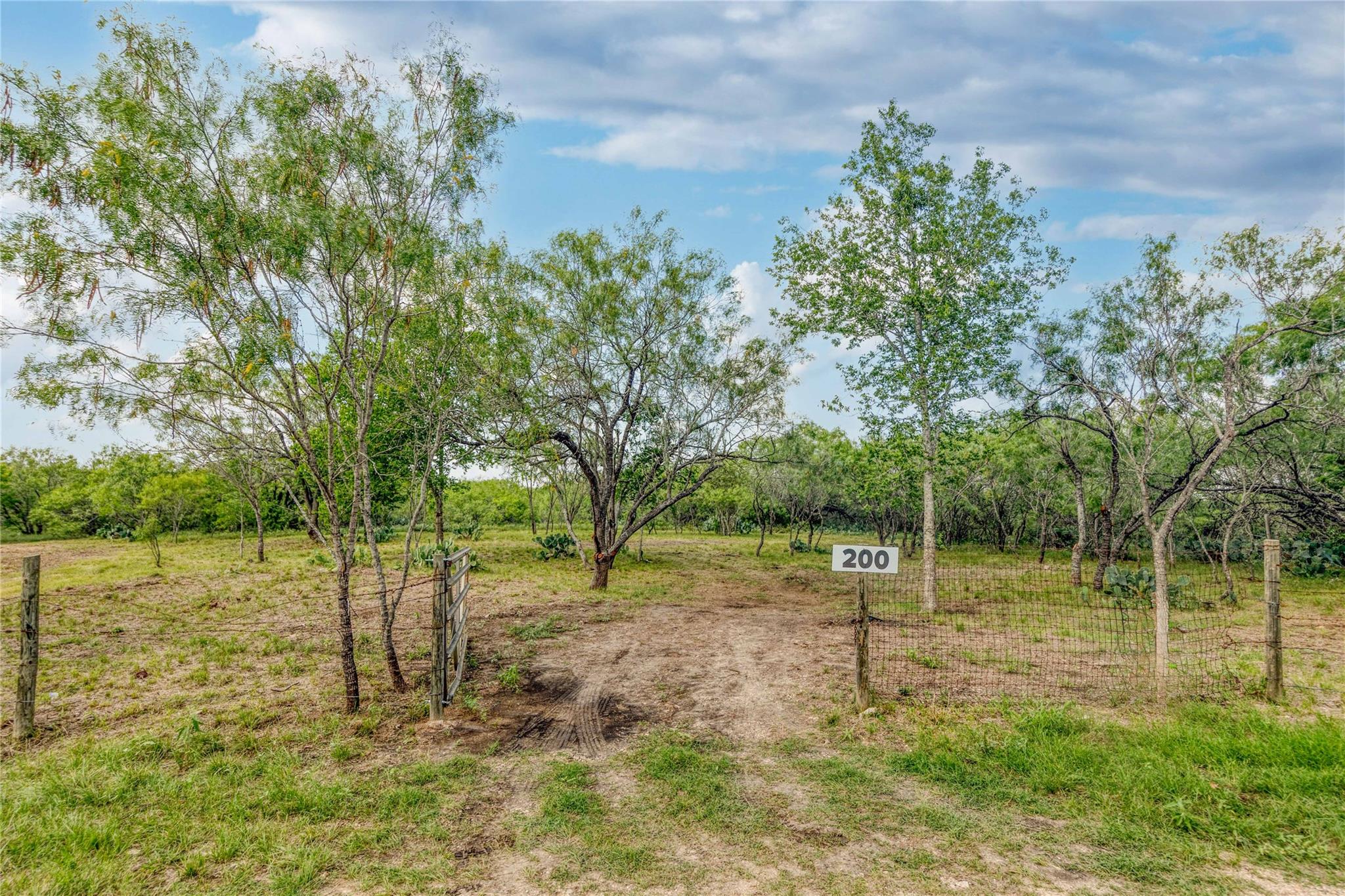 200 Armstrong Rd, Lockhart, TX, 78644