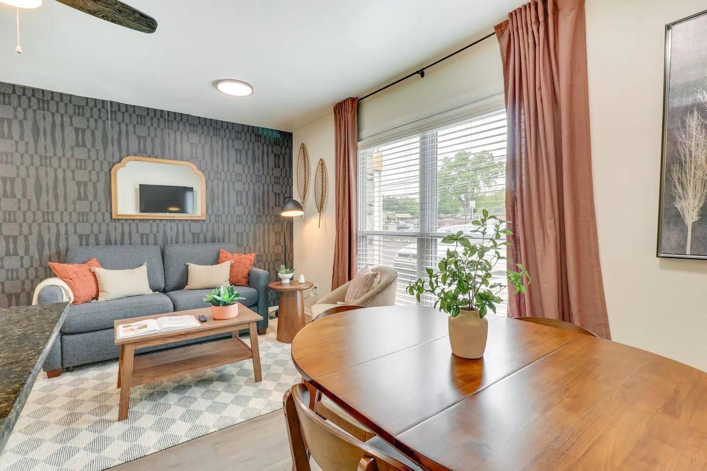 2401 Manor rd None #129, Austin, TX, 78722