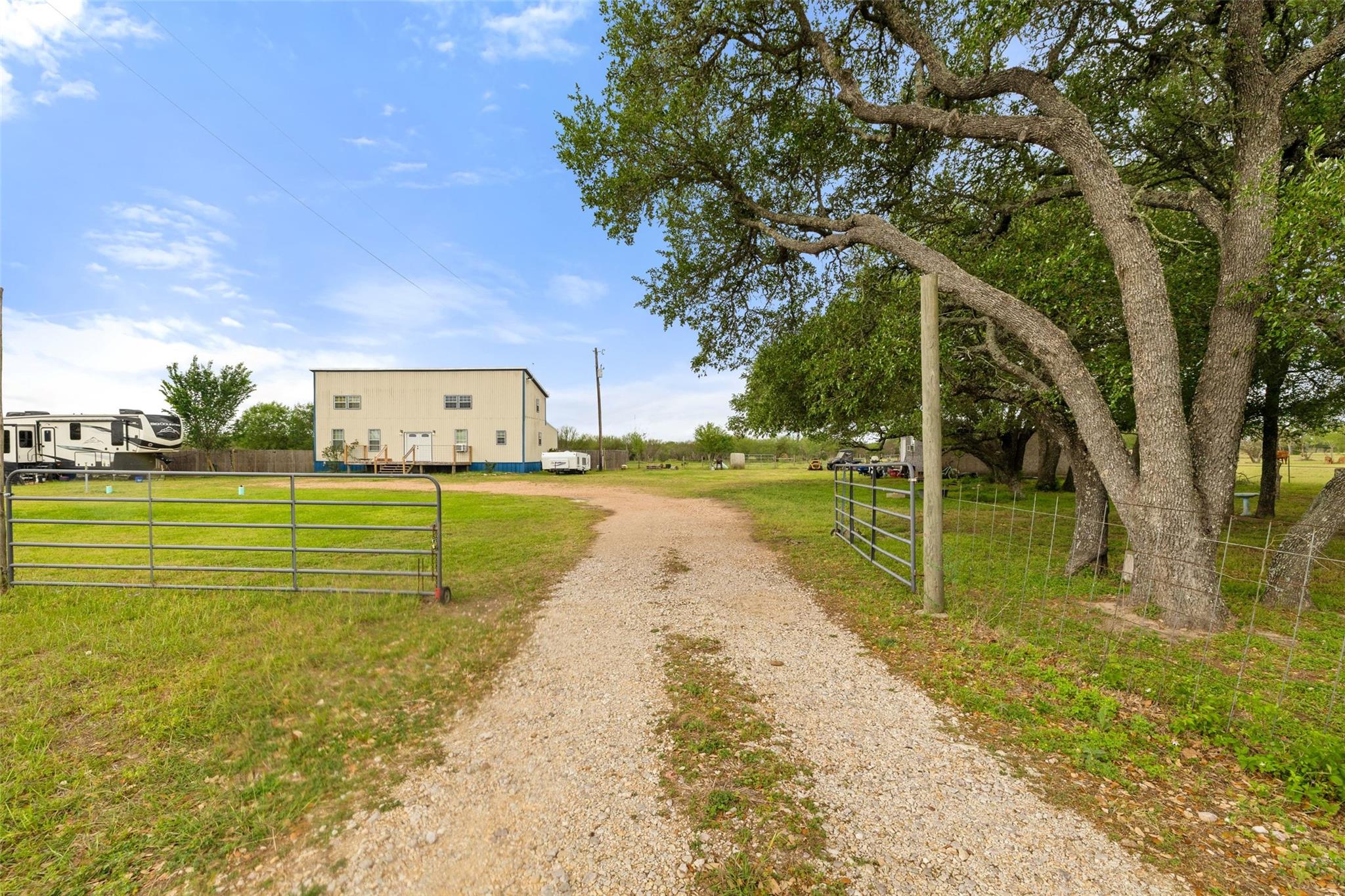 3210 County Rd 226 None, Giddings, TX, 78942